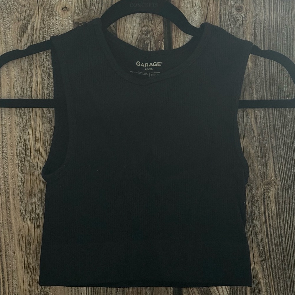 Garage black ribbed tank top in size extra small
